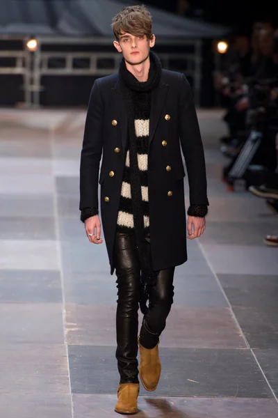 Look 22